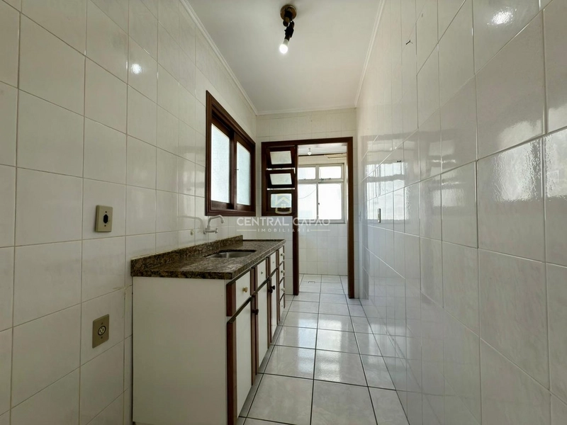Apartamento de 2 dormitórios com sacada de frente em Capão da Canoa: 8ª foto da galeria de imagens do imóvel