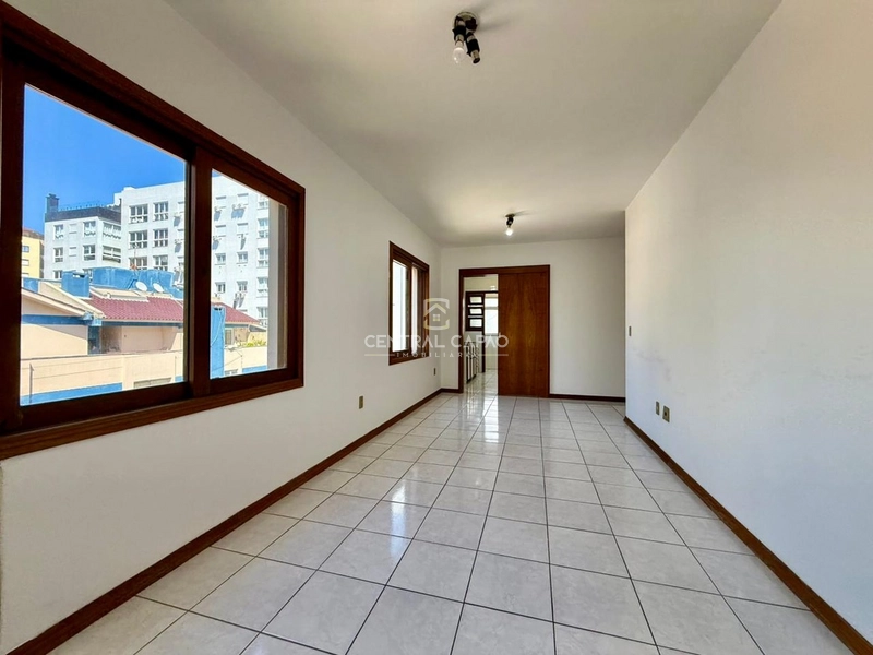 Apartamento de 2 dormitórios com sacada de frente em Capão da Canoa: 7ª foto da galeria de imagens do imóvel