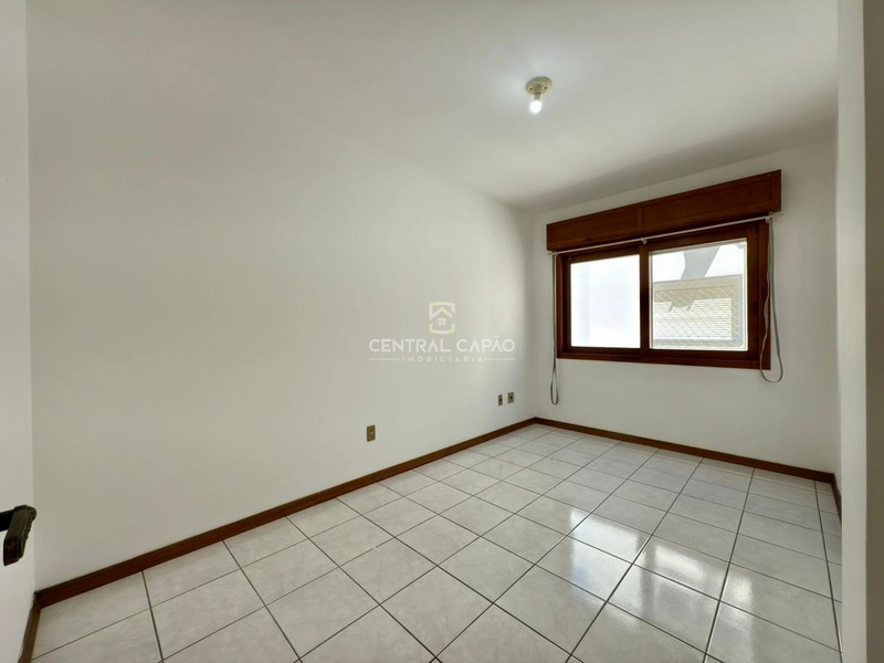 Apartamento de 2 dormitórios com sacada de frente em Capão da Canoa: 13ª foto da galeria de imagens do imóvel