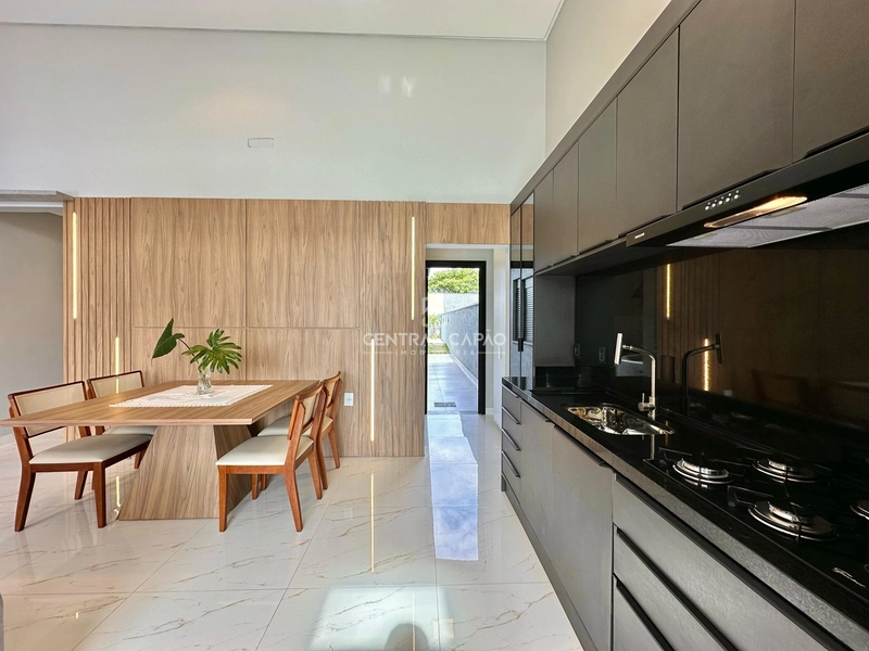 CASA COM TERRAÇO E VISTA PARA O MAR À VENDA EM CAPÃO DA CANOA: 9ª foto da galeria de imagens do imóvel