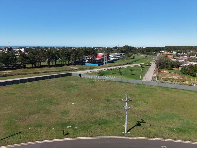 TERRENO PRÓXIMO À INFRA  EM CONDOMÍNIO ATLÂNTIDA: 1ª foto da galeria de imagens do imóvel