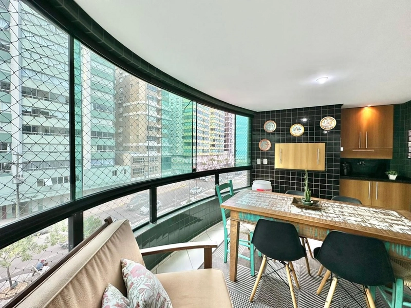 APARTAMENTO 3 DORMITÓRIOS COM VISTA PARA O MAR À VENDA