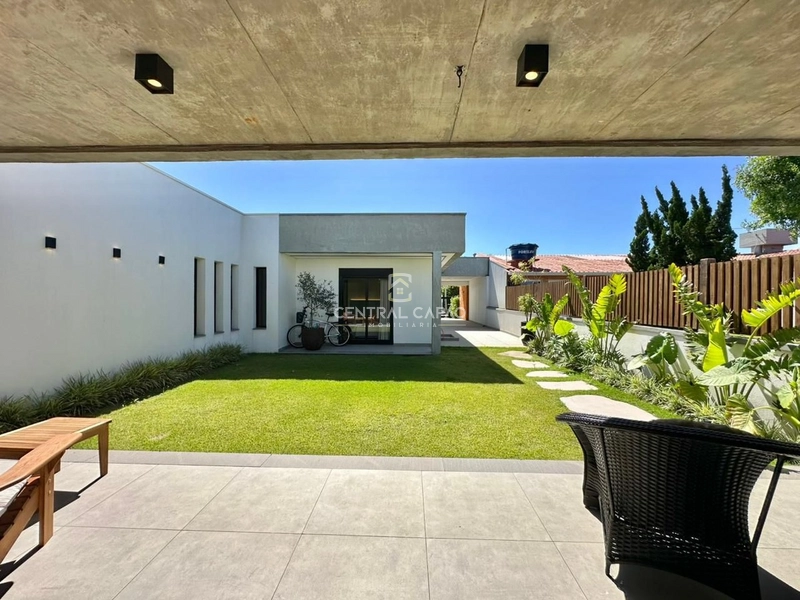 CASA MOBILIADA E DECORADA À POUCOS METROS DO MAR À VENDA EM XANGRI-LÁ: 13ª foto da galeria de imagens do imóvel