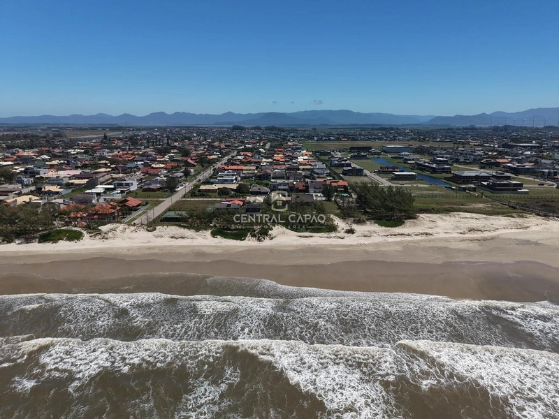 SOBRADO COM 4 SUÍTES À VENDA EM XANGRI-LÁ, PRÓXIMO AO MAR: 7ª foto da galeria de imagens do imóvel
