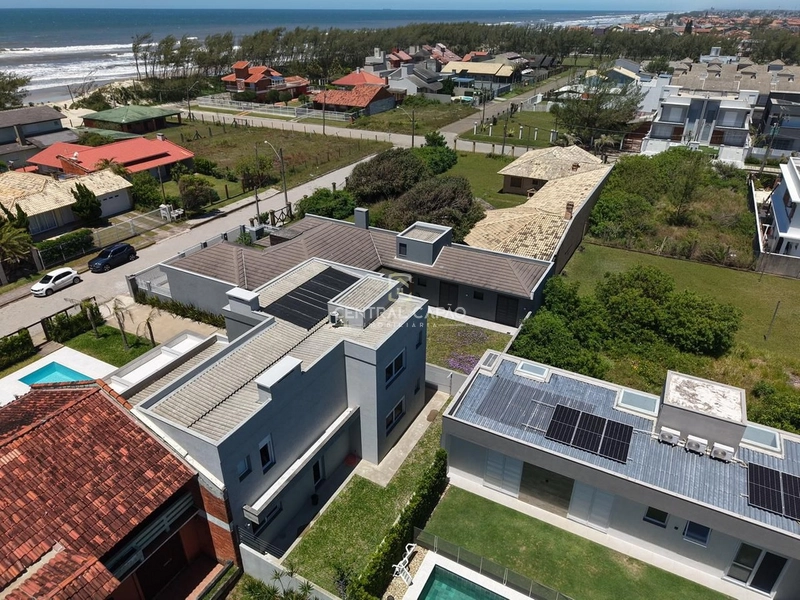 SOBRADO COM 4 SUÍTES À VENDA EM XANGRI-LÁ, PRÓXIMO AO MAR: 10ª foto da galeria de imagens do imóvel