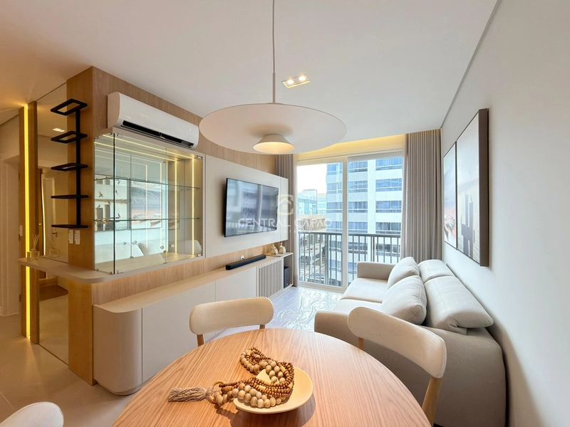 Apartamento 2 dormitórios, infraestrutura com piscina