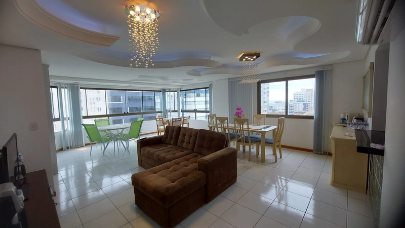 Apartamento de 3 quartos de frente: 2ª foto da galeria de imagens do imóvel