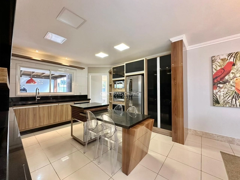 CASA 4 SUÍTES EM CONDOMÍNIO À VENDA EM CAPÃO: 9ª foto da galeria de imagens do imóvel