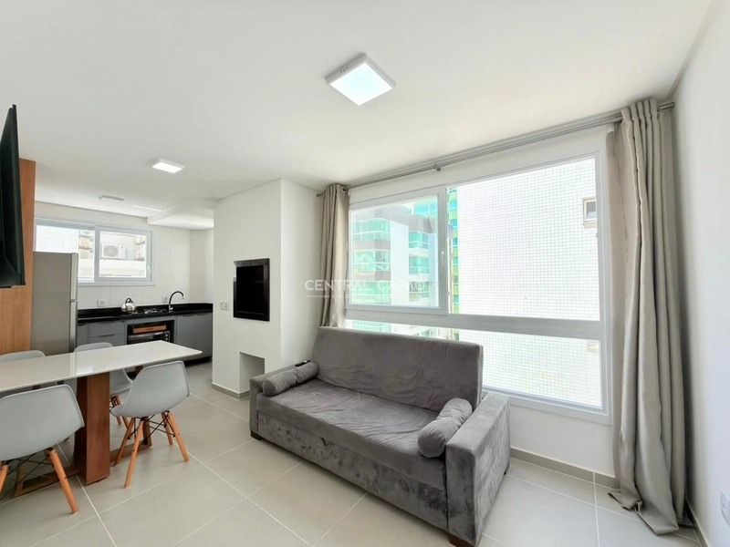 Apartamento 1 dormitório mobiliado com box à venda em Capão