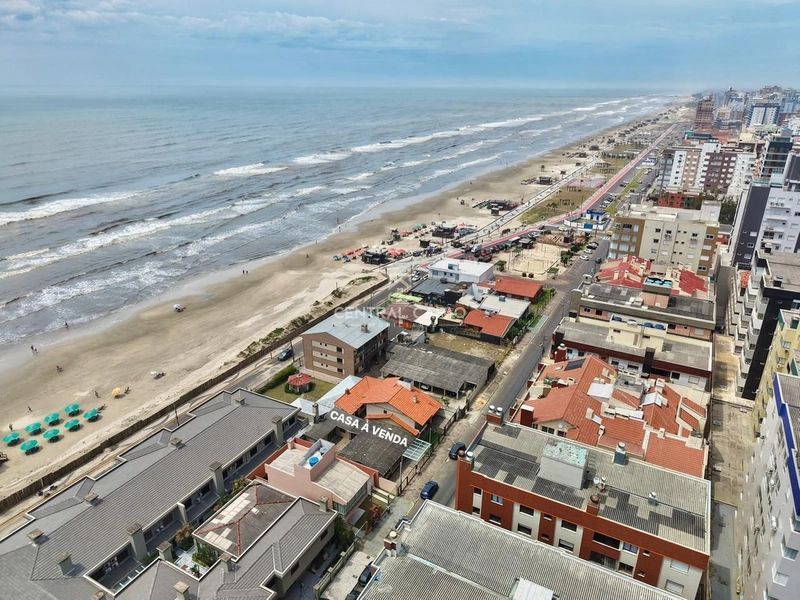 Casa 3 dormitórios na av Beira Mar com anexo nos fundos à venda: 2ª foto da galeria de imagens do imóvel