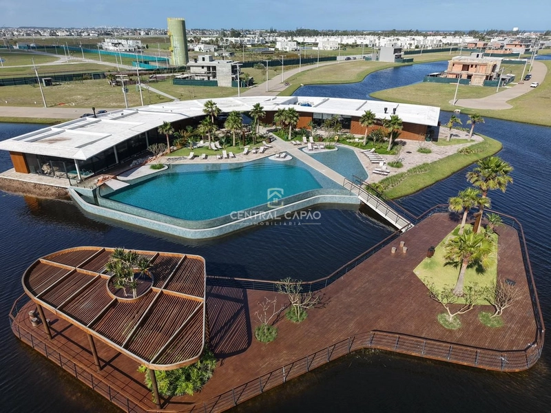 Condomínio, terreno de esquina com fundos para o lago e infra completa: 7ª foto da galeria de imagens do imóvel