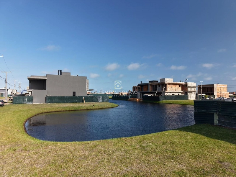 Condomínio, terreno de esquina com fundos para o lago e infra completa: 14ª foto da galeria de imagens do imóvel