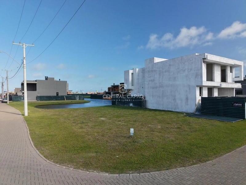 Condomínio, terreno de esquina com fundos para o lago e infra completa: 12ª foto da galeria de imagens do imóvel