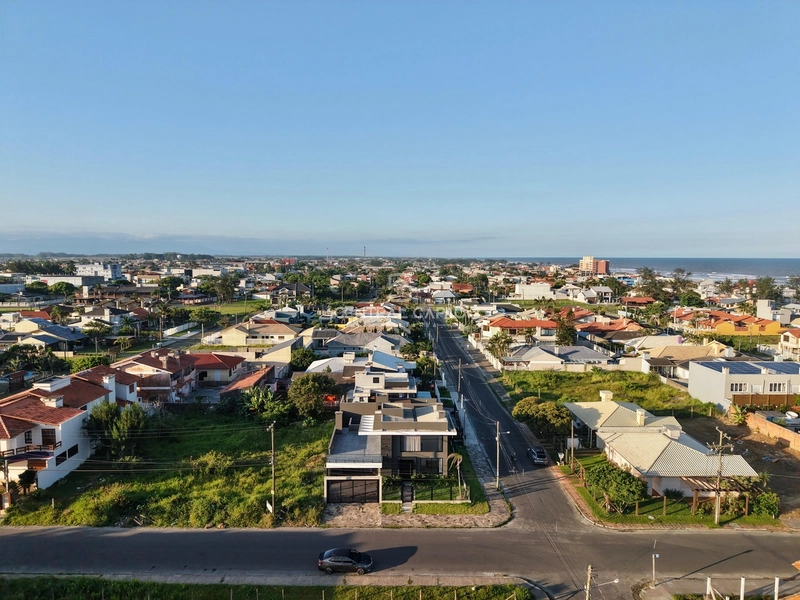 Casa alto padrão comterraço e piscina à venda em Capão: 2ª foto da galeria de imagens do imóvel