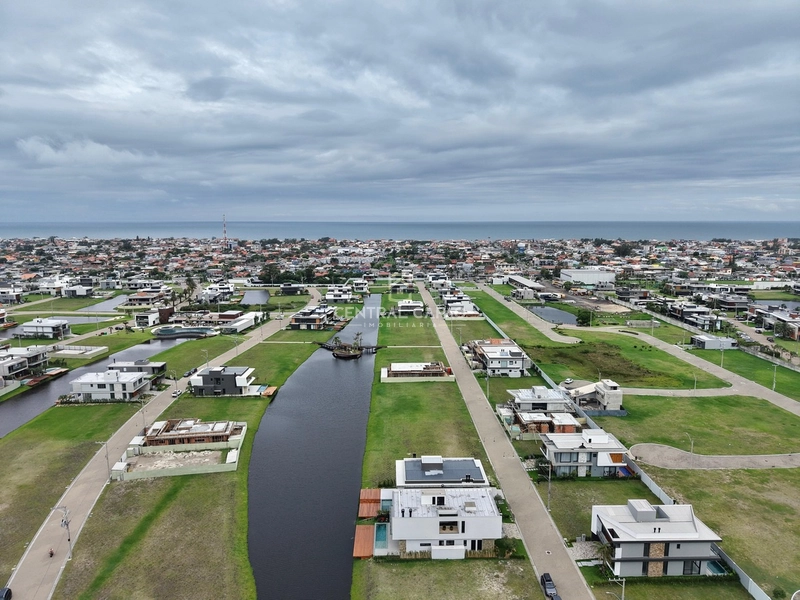 Sobrado beira lago em condomínio alto padrão à venda em Xangri-Lá: 57ª foto da galeria de imagens do imóvel