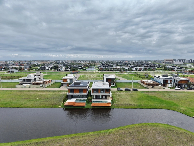 Sobrado beira lago em condomínio alto padrão à venda em Xangri-Lá: 55ª foto da galeria de imagens do imóvel