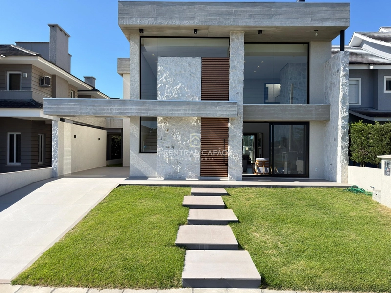 Sobrado 5 suítes à venda no condomínio Condado de Capão: 1ª foto da galeria de imagens do imóvel