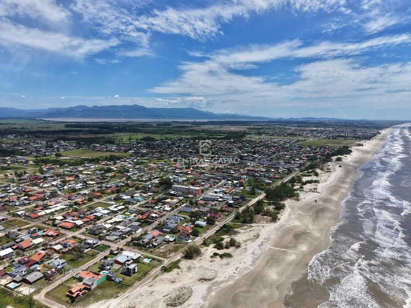 Casa 3 dormitórios à apenas 2 ruas do mar: 28ª foto da galeria de imagens do imóvel