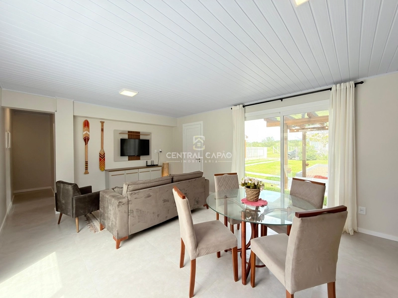 Casa 3 dormitórios à apenas 2 ruas do mar: 3ª foto da galeria de imagens do imóvel