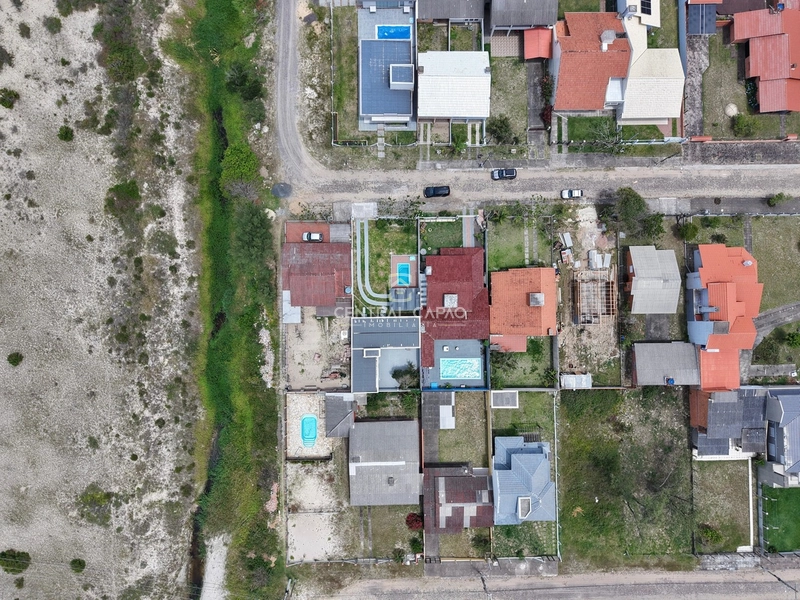 Casa 3 dormitórios à apenas 2 ruas do mar: 25ª foto da galeria de imagens do imóvel