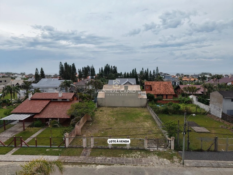 Terreno próximo ao mar à venda em Atlântida: 2ª foto da galeria de imagens do imóvel