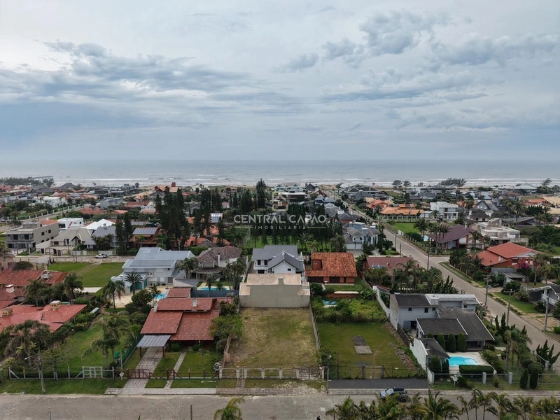 Terreno próximo ao mar à venda em Atlântida: 3ª foto da galeria de imagens do imóvel