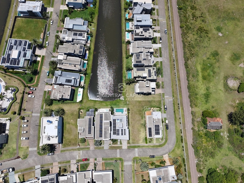 Casa com linda vista para a lagoa à venda em condomínio: 47ª foto da galeria de imagens do imóvel