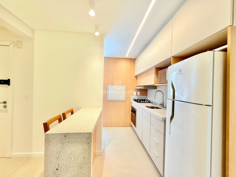 APARTAMENTO MOBILIADO COM TERRAÇO: 8ª foto da galeria de imagens do imóvel