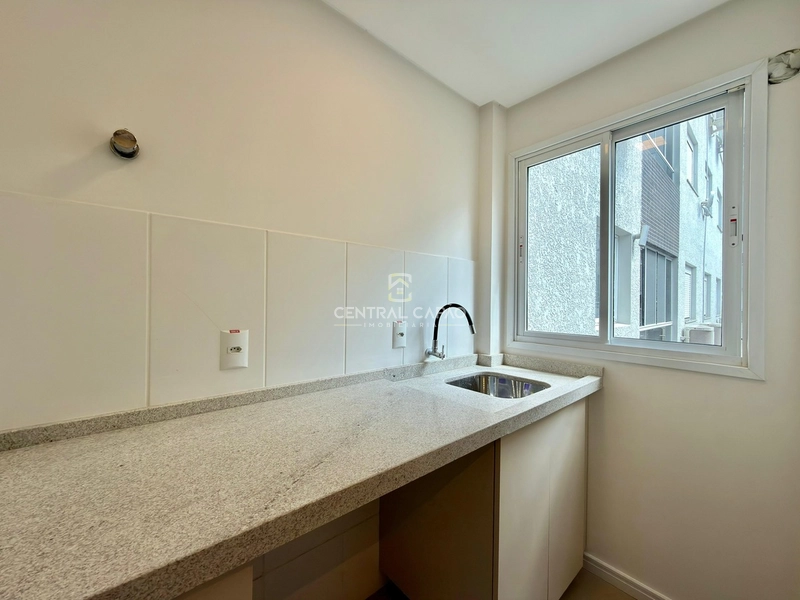 APARTAMENTO MOBILIADO COM TERRAÇO: 10ª foto da galeria de imagens do imóvel