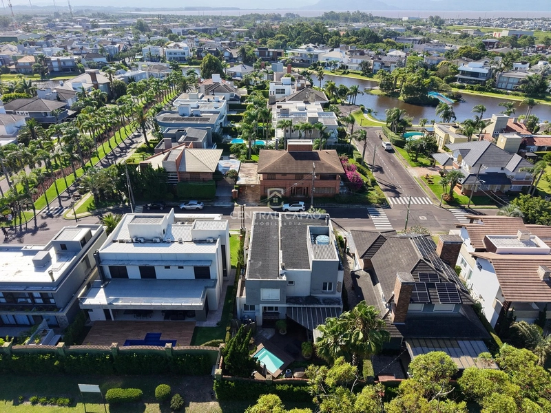 Condomínio sobrado 5 suítes à venda em Xangri-Lá: 2ª foto da galeria de imagens do imóvel