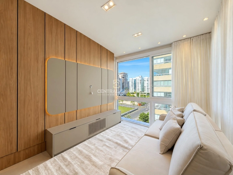 Apartamento 3 dormitórios com vista para o mar e praça