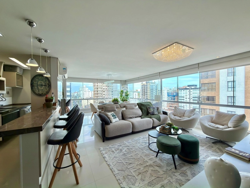 Apto 3 dormitórios com sacada à venda em Capão da Canoa