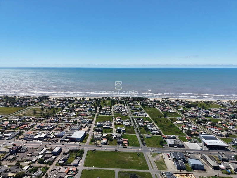 Casa com piscina à duas quadras do mar à venda no bairro Guarani: 6ª foto da galeria de imagens do imóvel