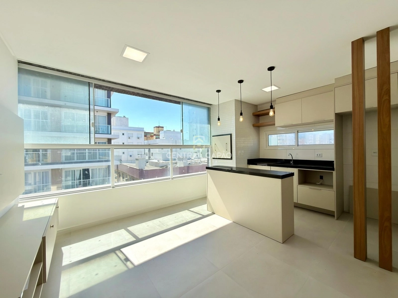 Apartamento 3 dormitórios com sacada de frente à venda em Capão: 3ª foto da galeria de imagens do imóvel