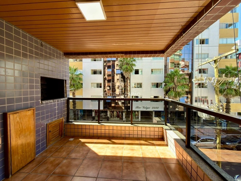 Apartamento 3 quartos e sacada de frente no Centro de Capão da Canoa