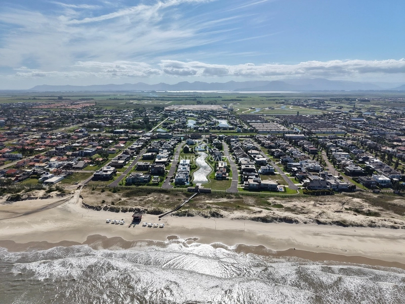 Sobrado 5 suítes à venda em condomínio em Xangri-Lá: 49ª foto da galeria de imagens do imóvel