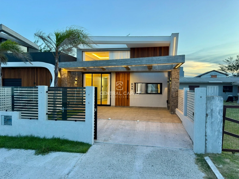 Casa 3 suítes bem pertinho do mar à venda em Capão da Canoa: 2ª foto da galeria de imagens do imóvel