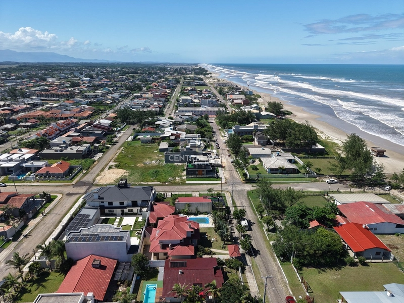 Sobrado 4 suítes pertinho do mar à venda em Capão da Canoa: 9ª foto da galeria de imagens do imóvel