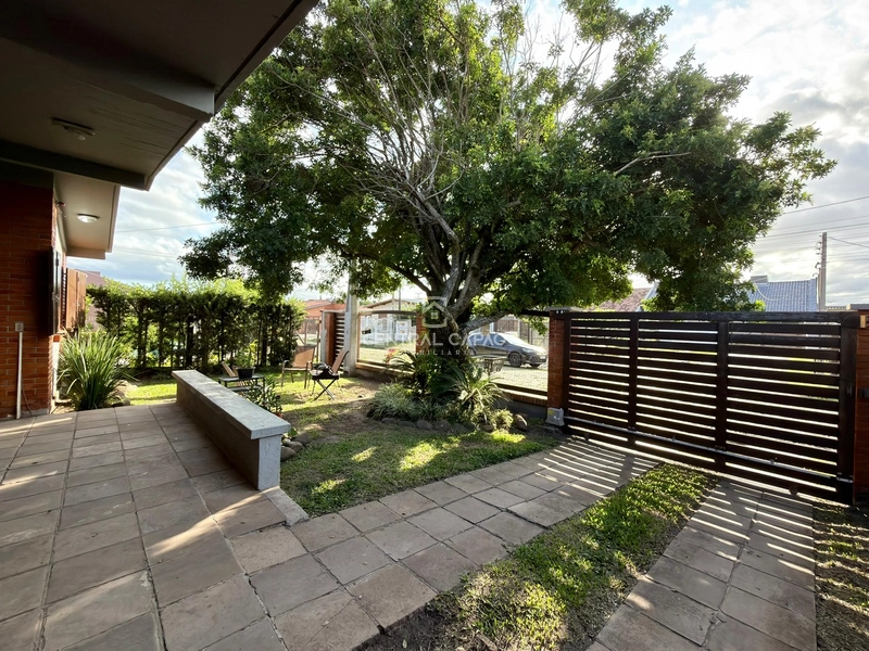 Casa 3 dormitórios à venda no centro de Xangri-Lá: 3ª foto da galeria de imagens do imóvel