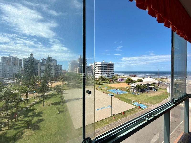 Apartamento com vista para o mar e Praça do Farol à venda em Capão