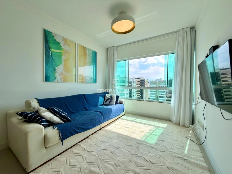 Apartamento 2 dormitórios de frente para praça à venda em Capão