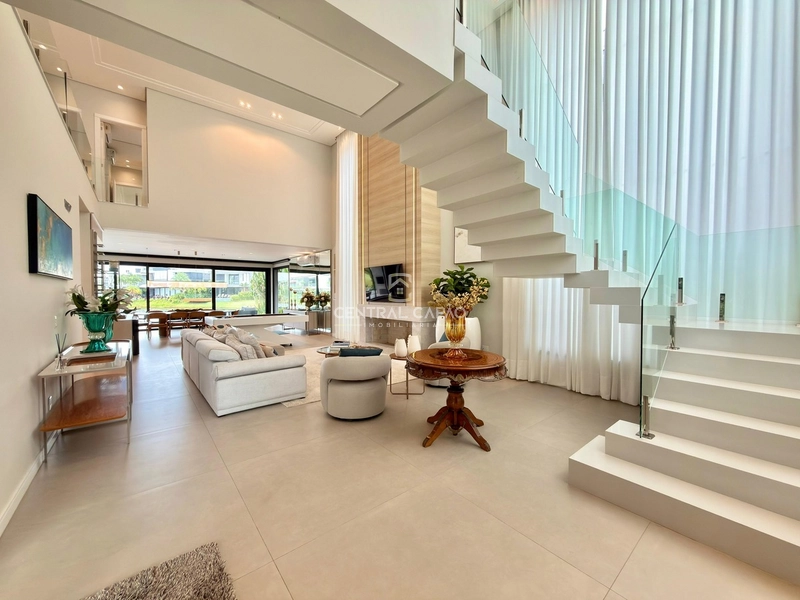 Sobrado 5 suítes beira lago à venda no condomínio Sense: 4ª foto da galeria de imagens do imóvel