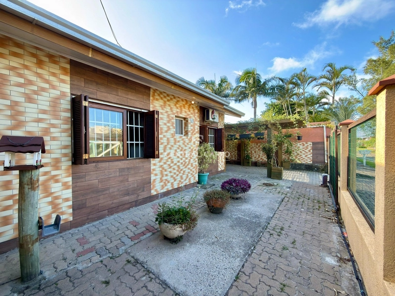 CASA A 300M DO MAR NO ARAÇÁ | AMPLO TERRENO + ANEXOS | CAPÃO DA CANOA: 9ª foto da galeria de imagens do imóvel