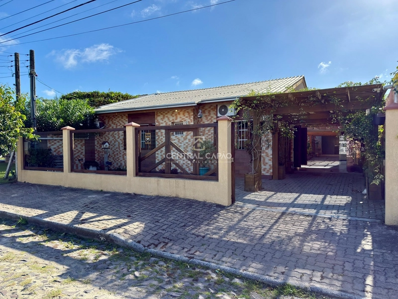 CASA A 300M DO MAR NO ARAÇÁ | AMPLO TERRENO + ANEXOS | CAPÃO DA CANOA: 1ª foto da galeria de imagens do imóvel