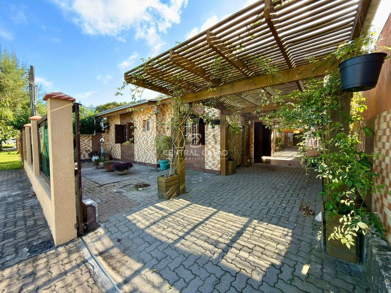 CASA A 300M DO MAR NO ARAÇÁ | AMPLO TERRENO + ANEXOS | CAPÃO DA CANOA: 7ª foto da galeria de imagens do imóvel