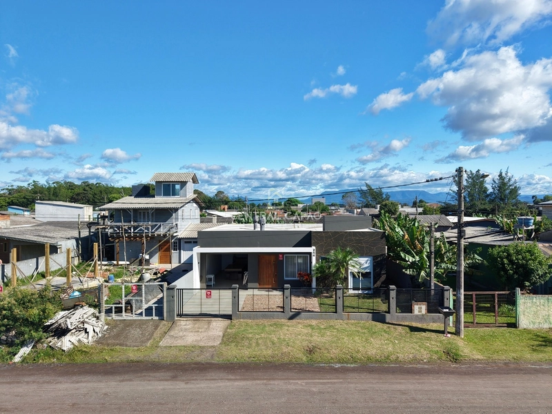 Casa com piscina à venda na Zona Norte: 2ª foto da galeria de imagens do imóvel