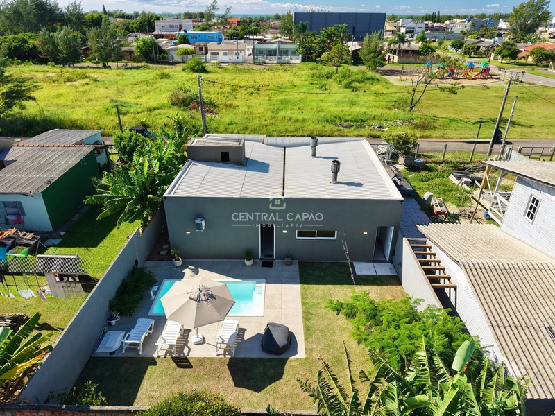 Casa com piscina à venda na Zona Norte: 3ª foto da galeria de imagens do imóvel