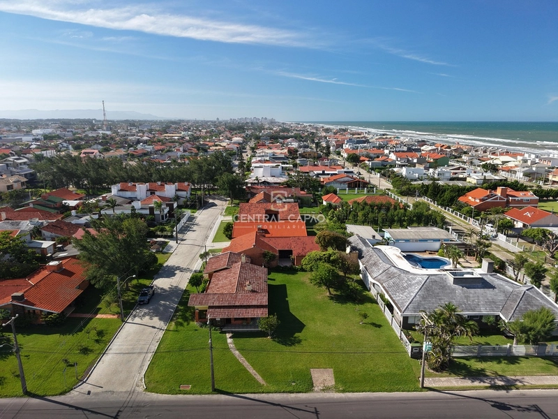 Casa em super lote à venda no Centro e próximo ao mar em Xangri-Lá: 9ª foto da galeria de imagens do imóvel