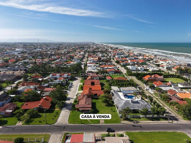 Casa em super lote à venda no Centro e próximo ao mar em Xangri-Lá: 2ª foto da galeria de imagens do imóvel