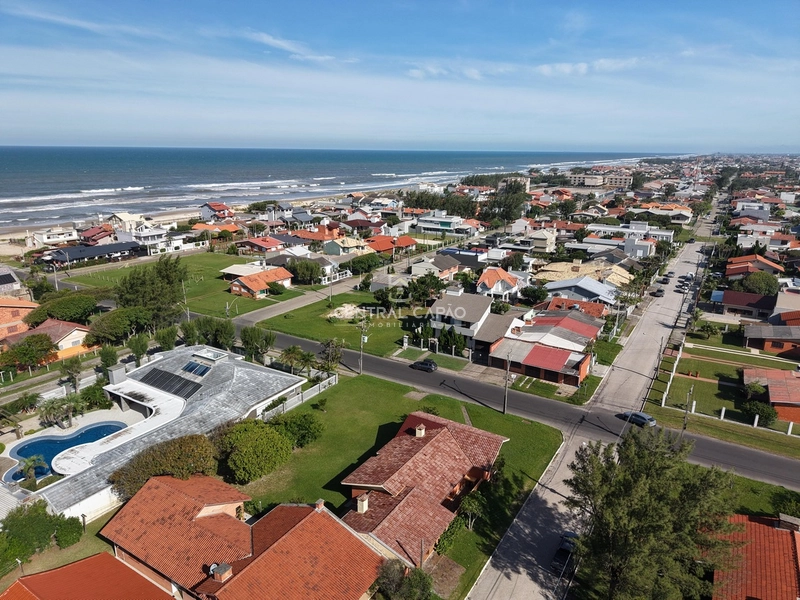 Casa em super lote à venda no Centro e próximo ao mar em Xangri-Lá: 5ª foto da galeria de imagens do imóvel